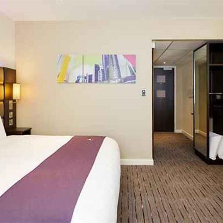 Premier Inn Premier Inn סאפרון וולדן מראה חיצוני תמונה