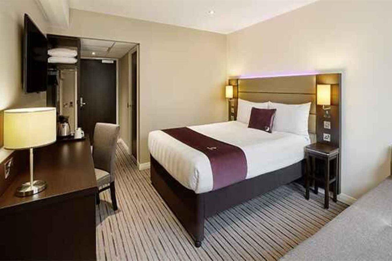 Premier Inn Premier Inn סאפרון וולדן מראה חיצוני תמונה